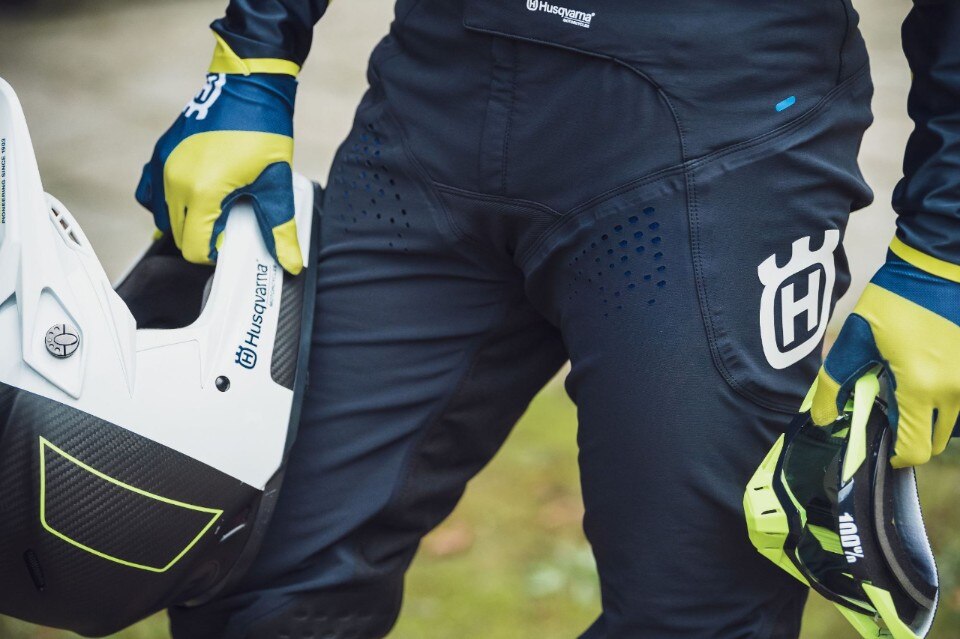 Husqvarna presenta la nuova collezione di abbigliamento off-road